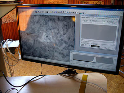 Pohled na monitor zobrazující obraz na CCD kamerách.