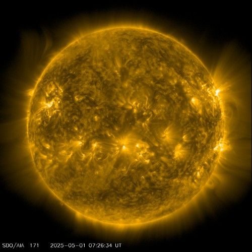 Snímek sluneční koróny ze sondy NASA SDO - 17,1 nm.