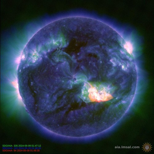 Kompozitní snímek - sluneční koróna - 9,4 - 33,5 - 19,3 nm (NASA/SDO/AIA)