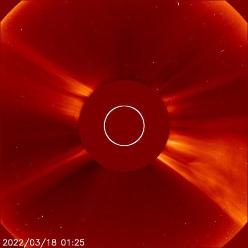 Snímek z koronografu LASCO C2 na palubě sondy SOHO.