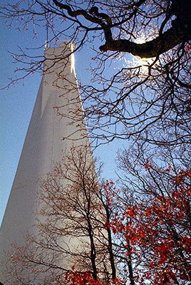 Sluneční dalekohled Richard B. Dunn Solar Telescope. Zdroj: http://www.noao.edu