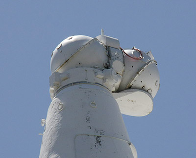 Věžička dalekohledu Richard B. Dunn Solar Telescope. Zdroj: http://dougkerr.net